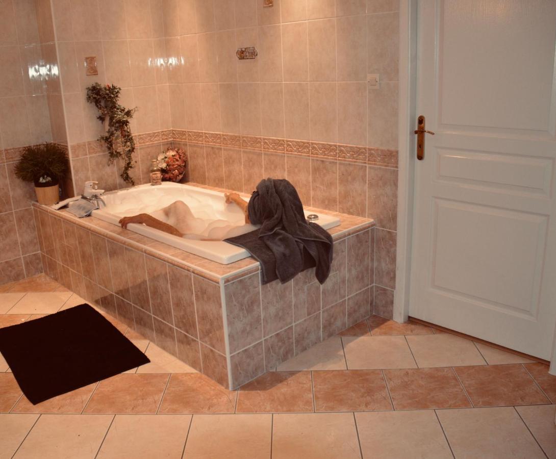 Chambre Hote Villa Sainte Barbe Mirecourt Kültér fotó